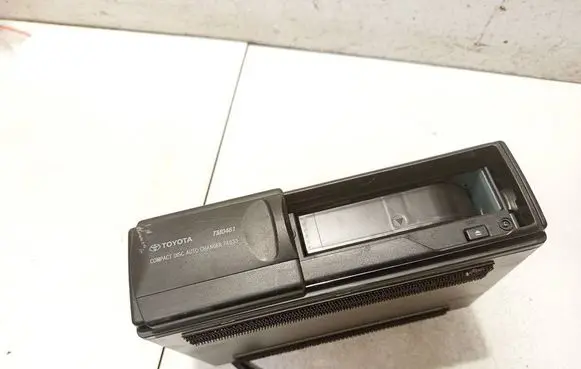 Toyota Avensis T250 CD/DVD changer 0860100911 cxcs0722fc