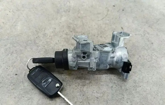 Seat Toledo III (5P) Ignition lock 1K0905851B