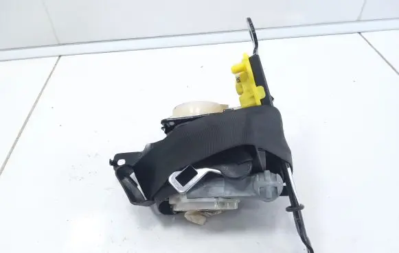 KIA Sportage Front seatbelt E11055998