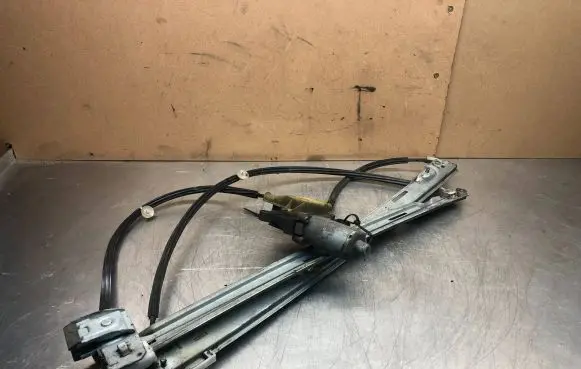 Mercedes-Benz CLK A209 C209 Front door window regulator with motor 0130821920