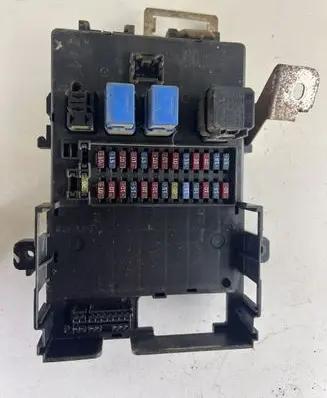 Nissan Terrano Fuse module 21150020
