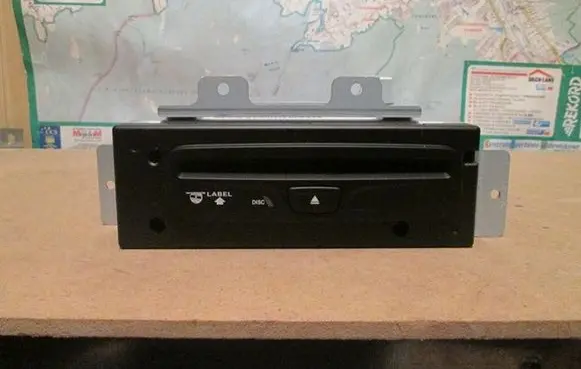 Jeep Grand Cherokee CD/DVD changer P05091245AD