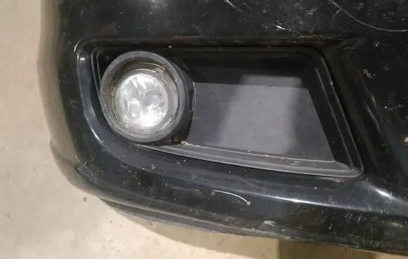 Mazda 5 Front bumper lower grill