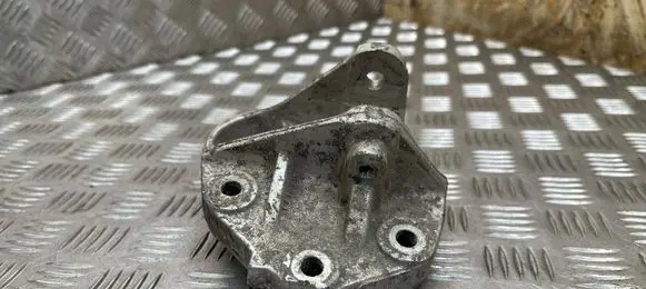 Peugeot 508 RXH Engine mounting bracket 9647646380
