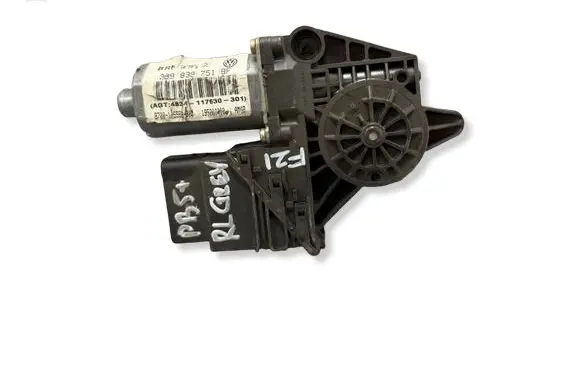Volkswagen PASSAT B5.5 Rear door window regulator motor 3B9839751BF