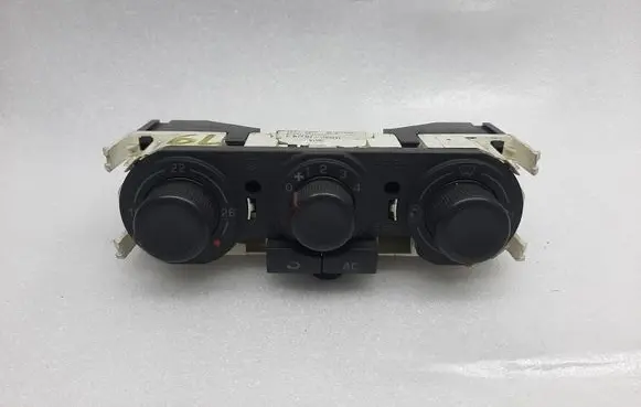 Seat Cordoba (6L) Climate control unit 6L0820045C