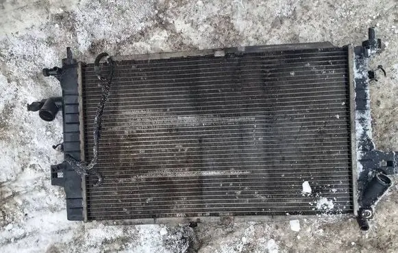 Opel Astra H Coolant radiator 13128925