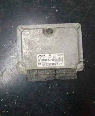 Opel Zafira A Engine control unit/module 24417169 0281010268