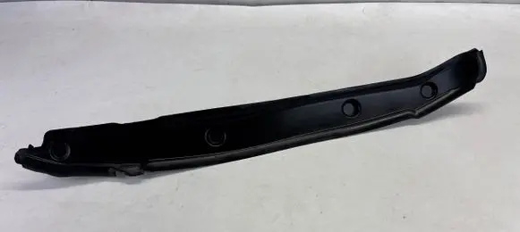 Volkswagen T-Roc Fender end trim 2GA821112 S208
