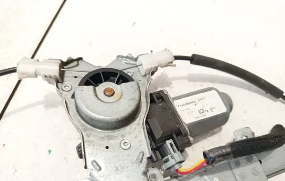 Nissan Note (E11) Front door window regulator motor