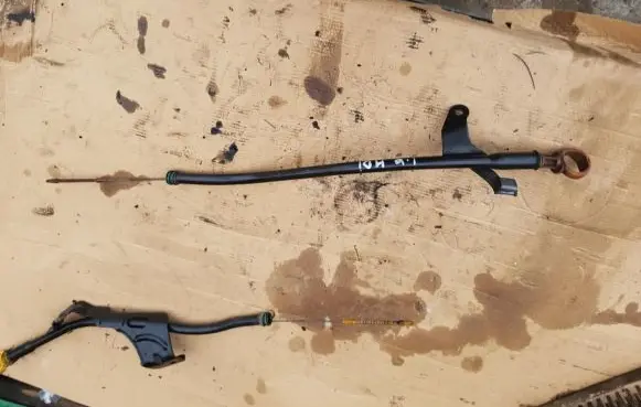Oil level dip stick