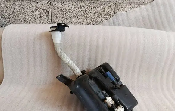Citroen C4 I Windshield washer fluid reservoir/tank 9684506980