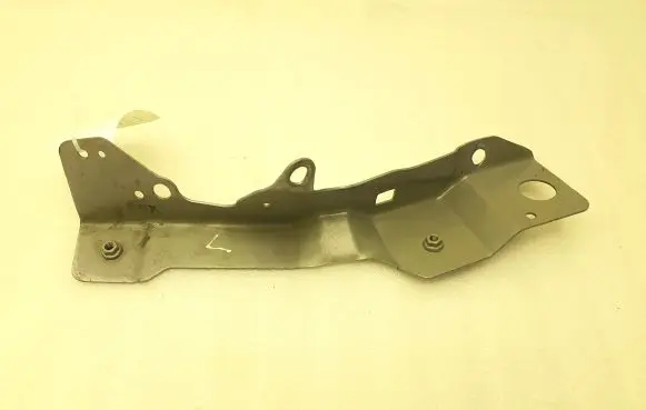 Volvo XC40 Fender mounting bracket 32277537
