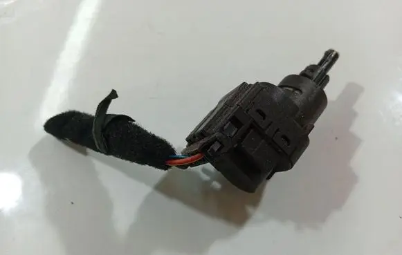 Brake pedal sensor switch