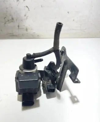 Audi A4 S4 B6 8E 8H Turbo solenoid valve 059906629a