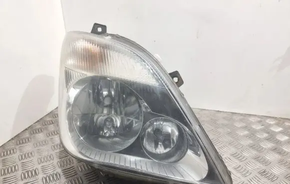 Mercedes-Benz Sprinter W906 Headlight/headlamp A9068200261