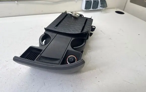 Volkswagen Multivan T5 Cup holder 7H5858601G 3139200AG
