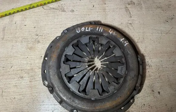 Volkswagen Golf III Pressure plate 