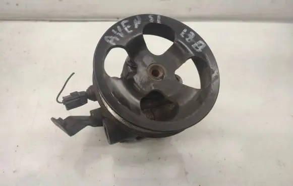 Toyota Avensis T250 Power steering pump