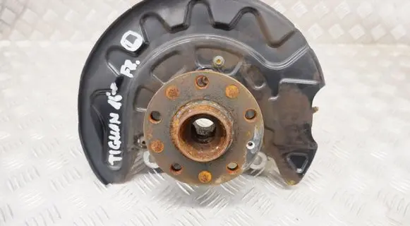 Volkswagen Tiguan Front wheel hub 5Q0407257C