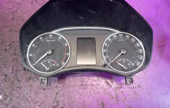 Skoda Octavia Mk2 (1Z) Speedometer (instrument cluster) 
