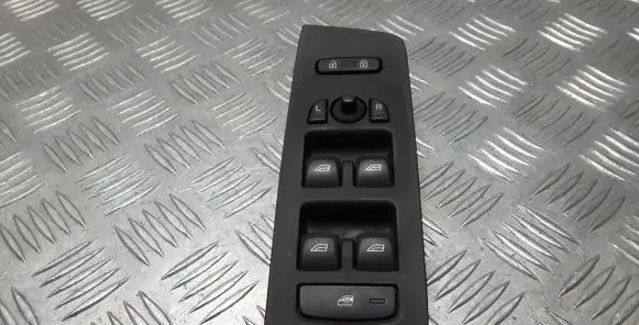 Volvo V40 Electric window control switch 31453232