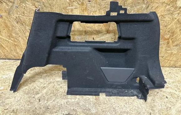 Trunk/boot side trim panel