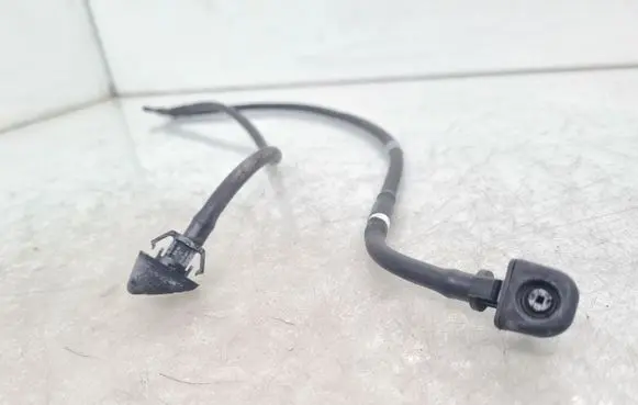 Mazda CX-3 Windshield washer spray nozzle 