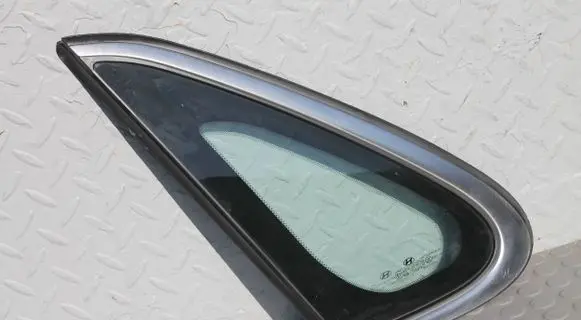 Hyundai i30 Rear vent window glass 87810-G3010 87810G3010