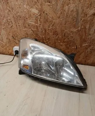 Toyota Corolla E120 E130 Headlight/headlamp 21211D1R
