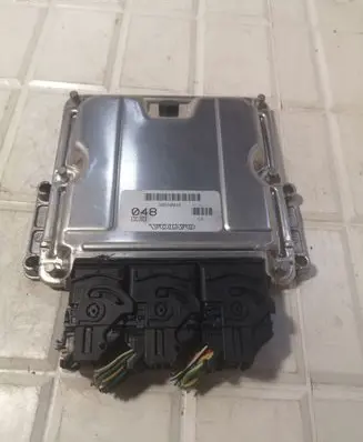 Volvo S40, V40 Engine control unit/module 30630048 0281010441 8200126494