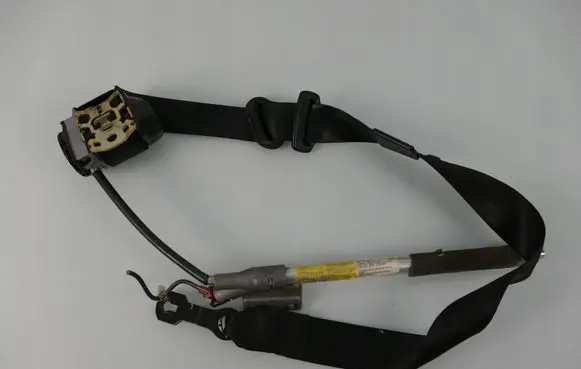 Audi A8 S8 D2 4D Front seatbelt