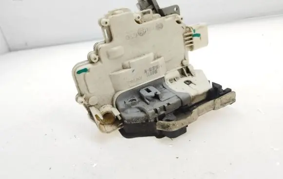 Audi Q5 SQ5 Front door lock 8J2837016A