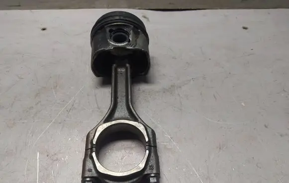 Opel Astra J Piston 0687776302