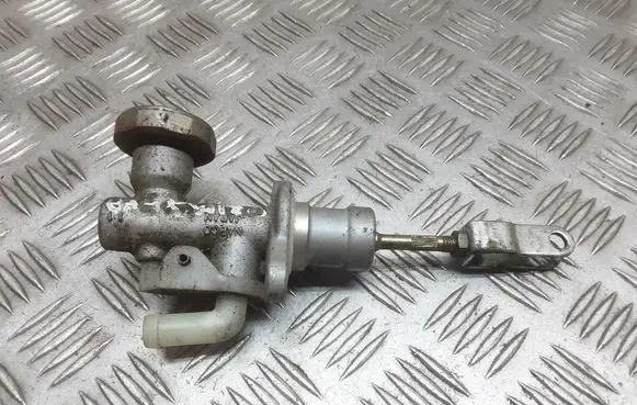 Toyota Previa (XR30, XR40) II Clutch master cylinder
