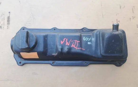 Volkswagen Golf III Rocker cam cover 037010049R