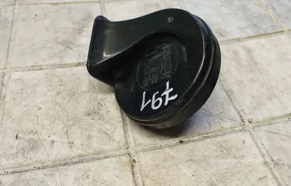 Mazda 3 I Horn signal 35717 CH2035