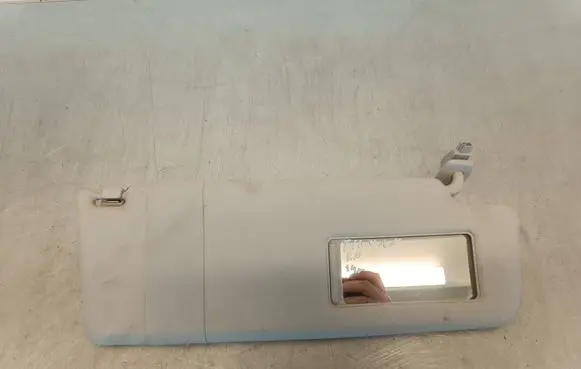 Volkswagen Tiguan Sun visor