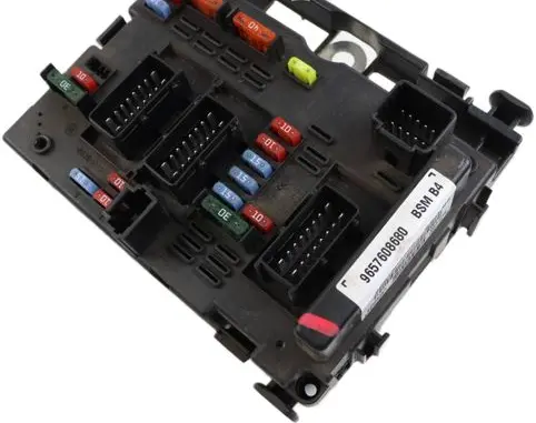 Peugeot 307 Fuse module 9657608680 54565164