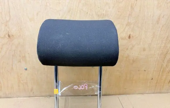 Volkswagen Polo V 6R Rear seat headrest 