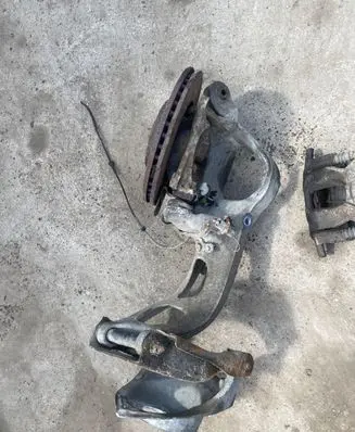 Peugeot 407 Front wheel hub spindle knuckle