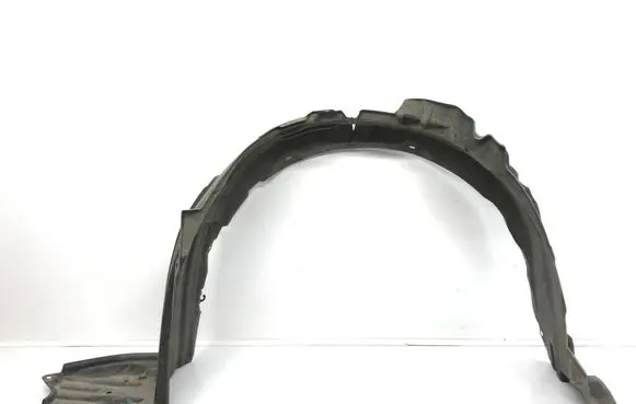 Front wheel arch liner splash guards