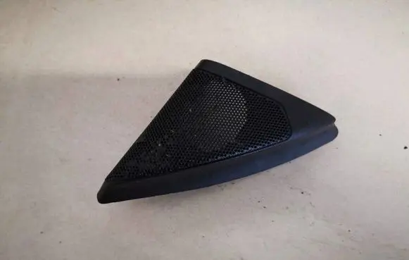 Side speaker trim/cover
