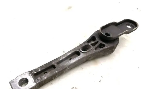 Volkswagen PASSAT B6 Engine mount bracket 3C0199855A