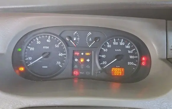 Speedometer (instrument cluster)