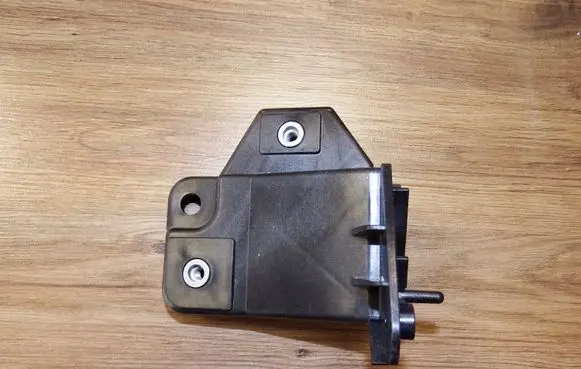 Tesla Model S Front bumper mounting bracket
