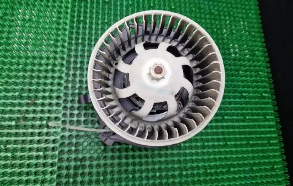 Iveco Daily 35.8 - 9 Heater fan/blower 570630200 70630200