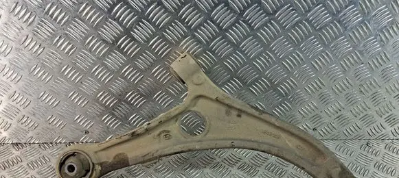 Hyundai i40 Front lower control arm/wishbone 848106