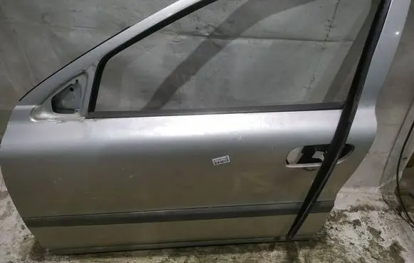Volvo V70 Front door PILKOS