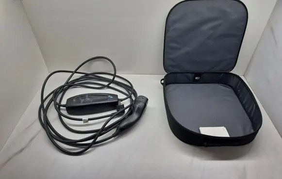 Mercedes-Benz EQC Electric car charging cable A0005833505